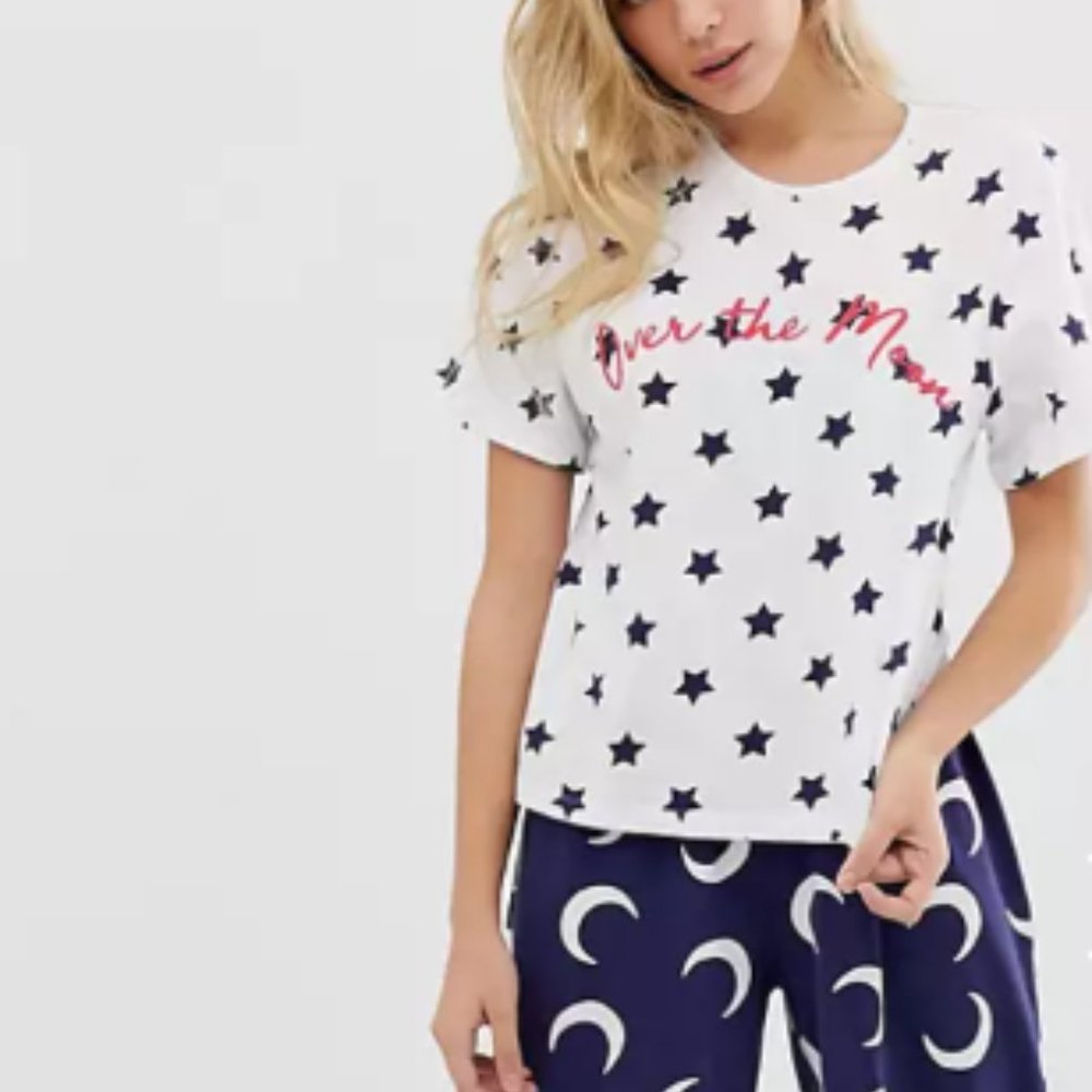 ASOS DESIGN over the moon tee Size 4